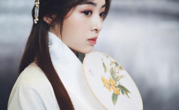 张含韵薄荷绿古装纱裙,清冷唯美如小龙女穿越