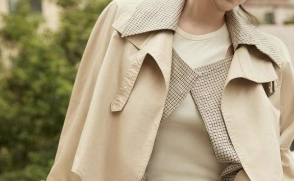 宋佳短外套叠穿格纹风衣好高级，换别人穿不出这样的气场