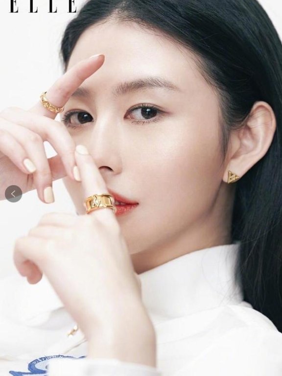 邱淑贞女儿大片曝光,怼脸照又纯又欲