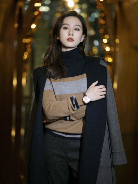 刘诗诗身穿仙气连衣裙配精致珠宝,封面大片释出!