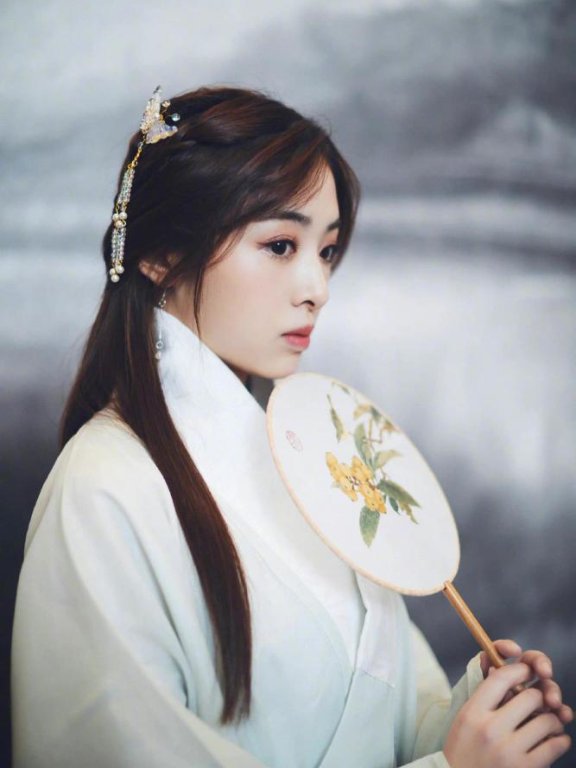 张含韵薄荷绿古装纱裙,清冷唯美如小龙女穿越