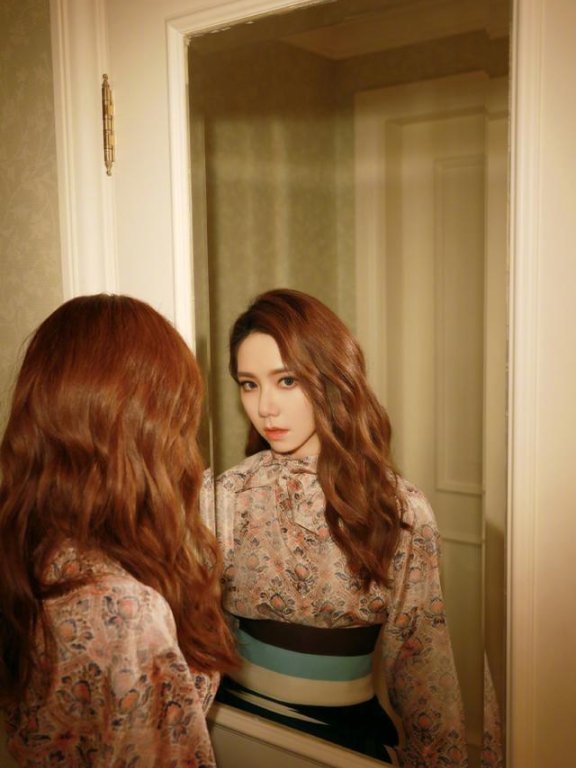 邓紫棋不时尚?现在却逆袭成时尚潮人,花衬衫也穿出了高级感