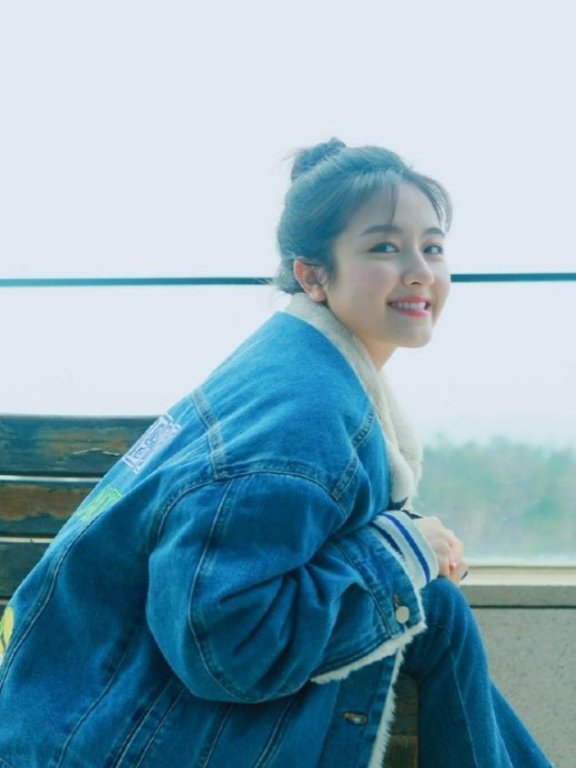 李兰迪减肥后逆袭成女神,慵懒冬装也穿出了高级感