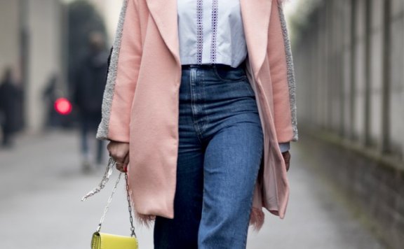 粉色大衣搭配什么内搭好 用这些颜色来搭配就对了