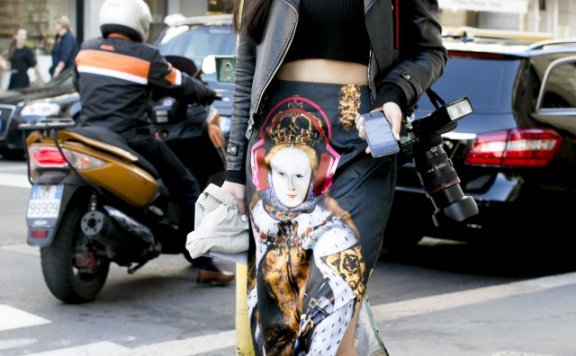 半身裙怎样穿不显肚子 这样穿半身裙不显肚子