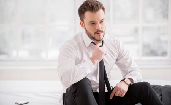 干净帅气的男生穿衣打扮 男士穿衣搭配黄金法则