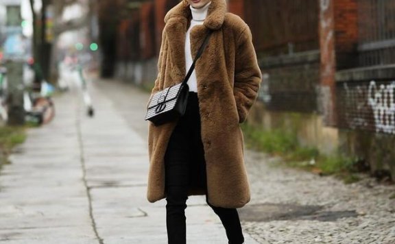 泰迪大衣穿搭指南:3个选版6个搭配技巧,让你穿得时髦又高级