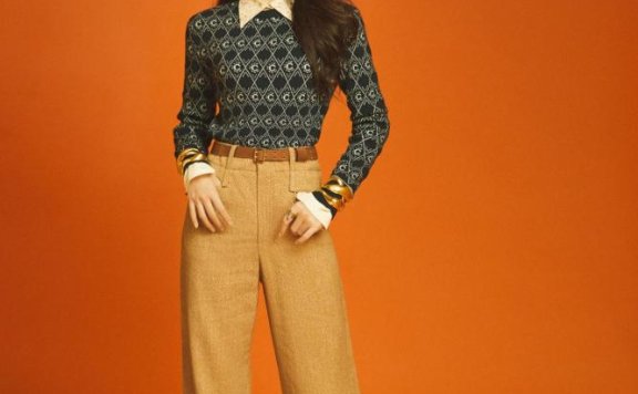 徐璐复古红唇妆超养眼,穿衣打扮什么风格都能轻松HOLD住