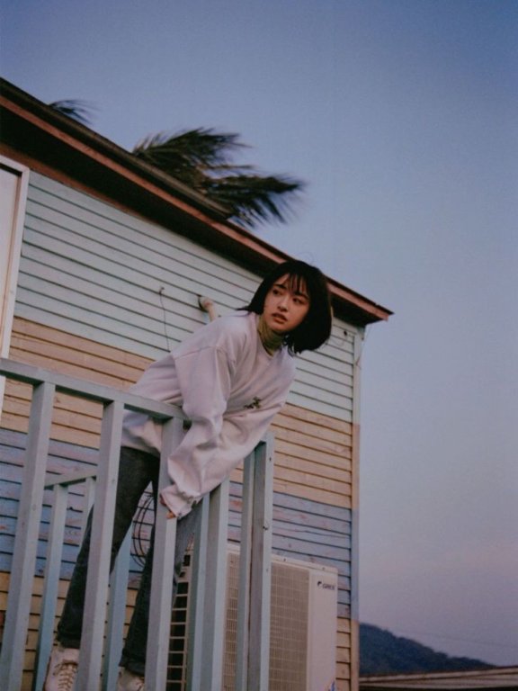 沈月真的太适合学院风搭配了!短发元气减龄少女感十足