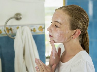 日常护肤美白技巧 实用的美白护肤小方法