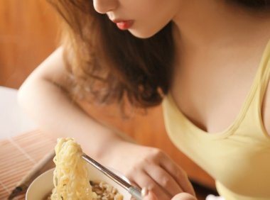 大黑狗玩的东西又大又长 老公不想让我继续养它