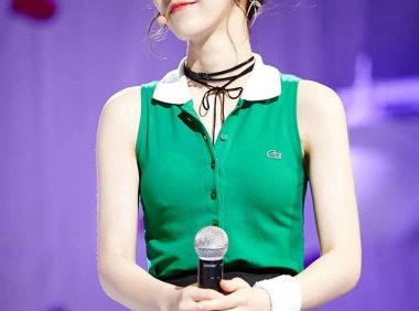 她们的双丸子头造型太好看了，是初恋的感觉！