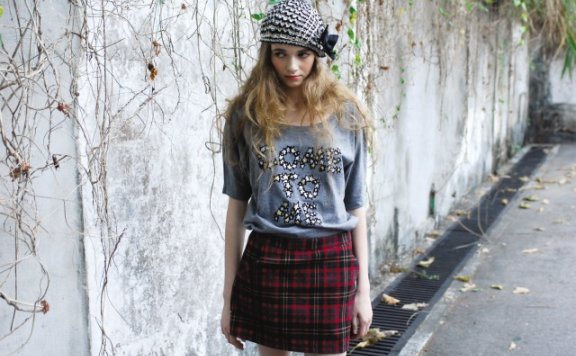 格子半身裙怎么搭配 格子半身裙好看的穿搭