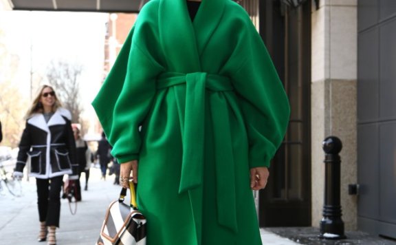 秋冬小个子女生大衣穿搭技巧 这4个技巧让你穿大衣更有气质