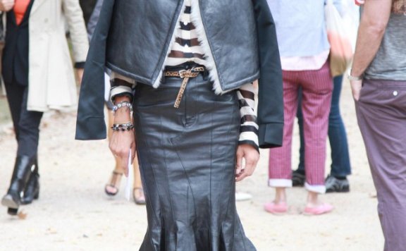 鱼尾半身裙怎么穿？最适合鱼尾半身裙的搭配