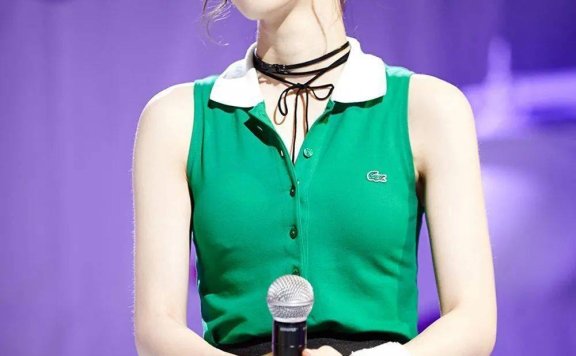 她们的双丸子头造型太好看了,是初恋的感觉!