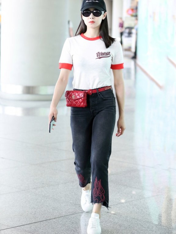 小白鞋搭什么裤子好 小白鞋搭配九分裤最好看