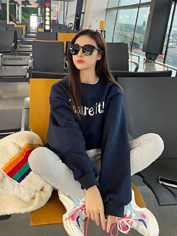 清纯网红美女lyl锕生活照