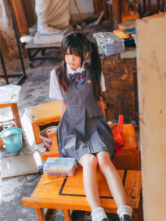 艺术系双马尾校花小萝莉画室摄影图片写真