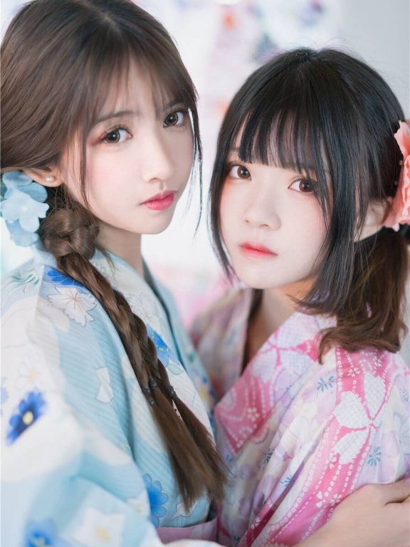 美女姐妹花白丝制服艺术图片写真