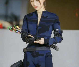 王子文真是小个子超模,穿连体裤完美秀出28比例