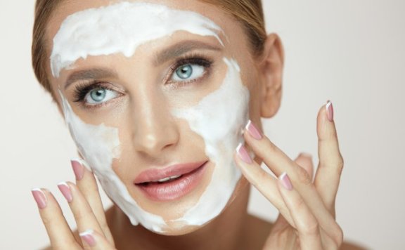 4个睡前美白小技巧 教你夜里如何保养皮肤