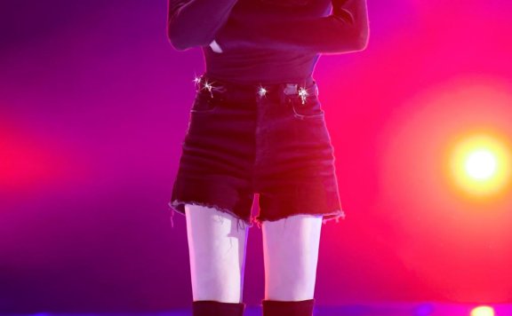 《乘风破浪的姐姐2》陈小纭舞台绝美，练习室状态同样动人，两种气质我都爱！