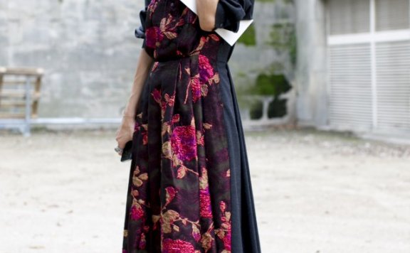 针织长开衫怎样搭配连衣裙 怎么和连衣裙搭配好看