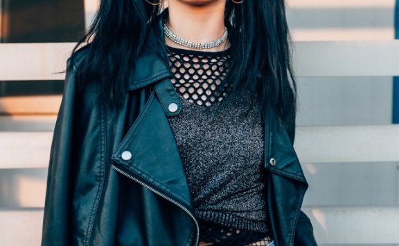 皮衣搭配什么裤子好看 小个子女生的皮衣搭配方法