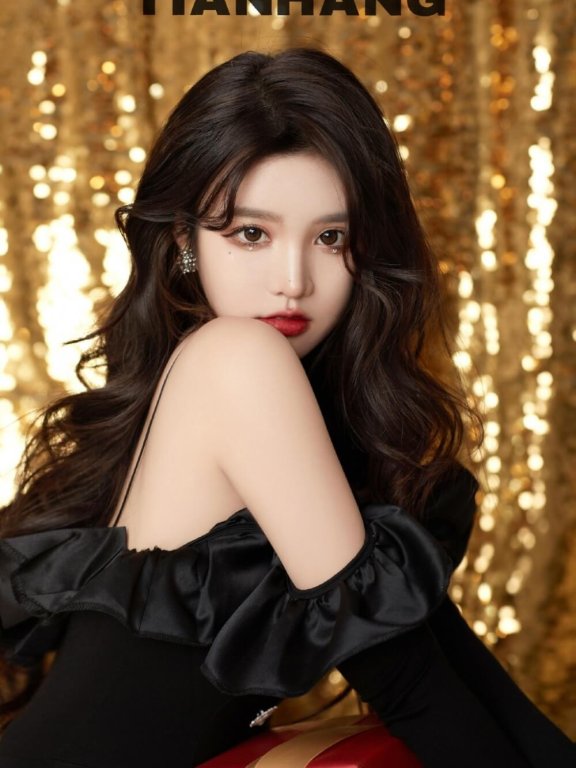 妩媚尤物嫩模香肩吊带迷人性感图片