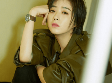 蒋欣最近爱上了短发,最新造型走上酷女孩的道路