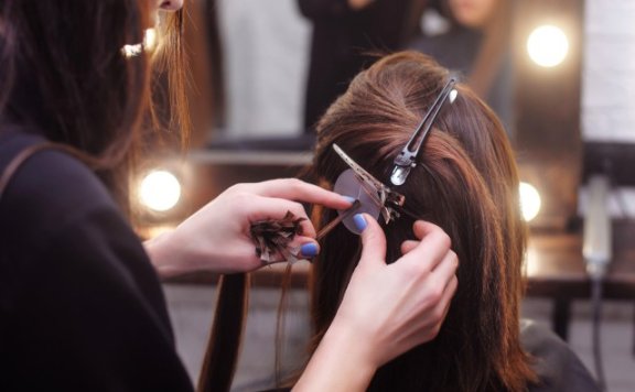 适合黄皮又显白的发色 黄皮女生最适合的4种发色