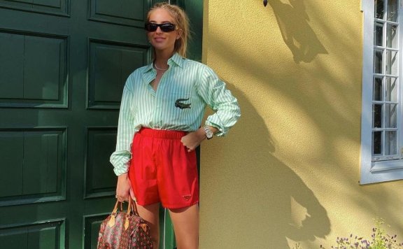 欧美街拍:穿上复古花衬衫,你也是街头那一道风景