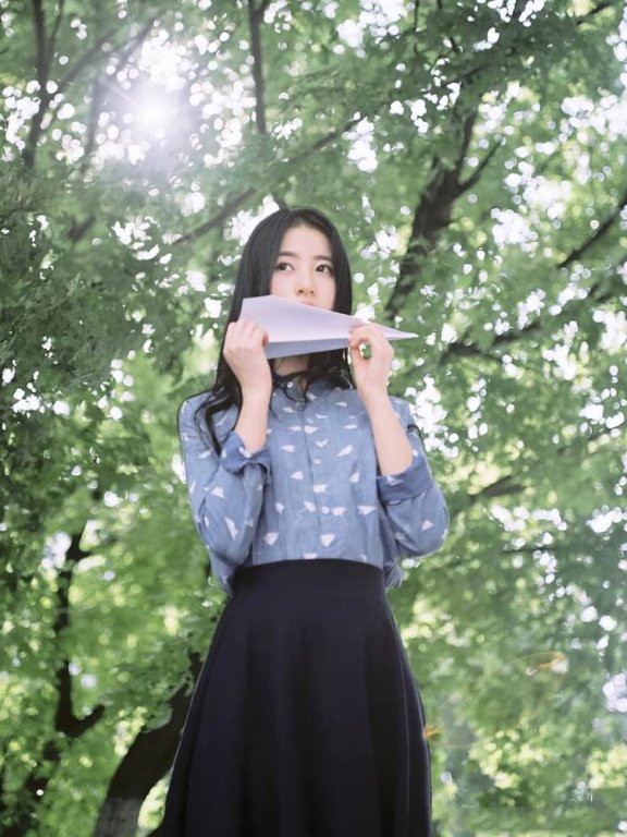 周雨彤惊艳户外唯美女神写真图片