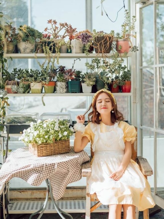 花房清新脱俗的清纯美女香艳春色热图