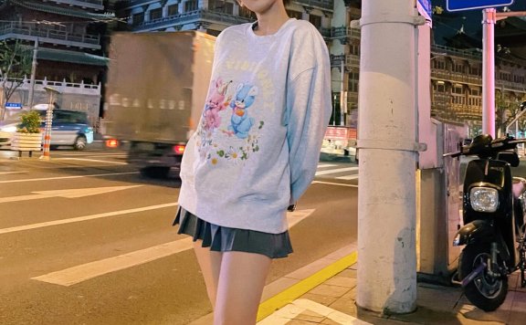 宋祖儿的穿搭简直就是小女生的模版!可纯可艳又不媚俗