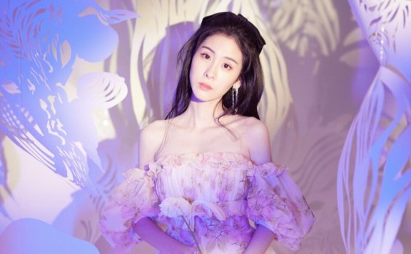 张碧晨直角肩雪白锁骨妩媚粉嫩礼服图片