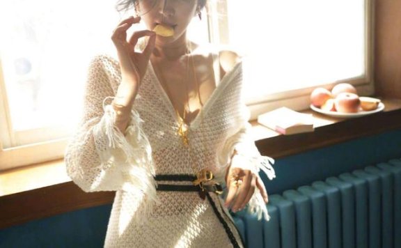 李冰冰拍时尚大片,性感纯情两不误!