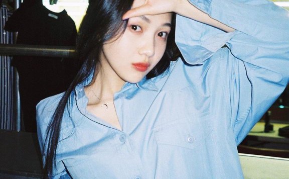 朴秀荣厚厚卧蚕让眼睛变小,果汁美颜不复存在