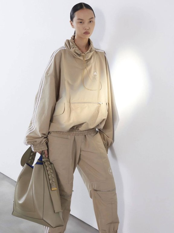 以轻松的视角诠释高级运动时装:adidas by Stella McCartney 2021夏季胶囊系列