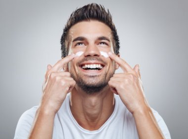 青春期要怎样护理皮肤 青春期男生护理皮肤的方法