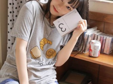 学霸把学渣按在墙上做题 他实在没有办法了