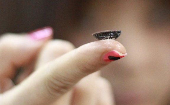 怎样画眼妆显得有神 美丽有神的眼妆教程