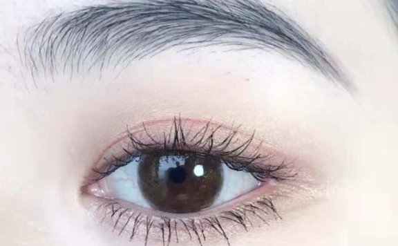 怎样画眼妆显温柔 这3款简单又温柔的眼妆