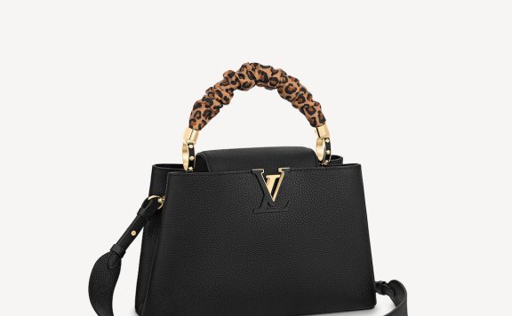 换上皱褶提把,Louis Vuitton Capucines手袋家族再添迷人新贵!