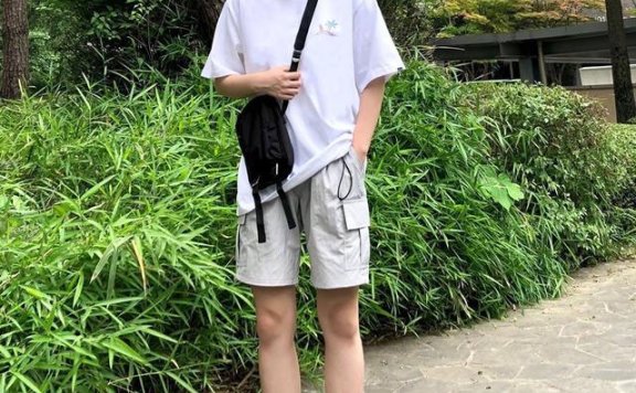 夏天男生怎么穿衣打扮清新干净 夏季男生穿衣指南