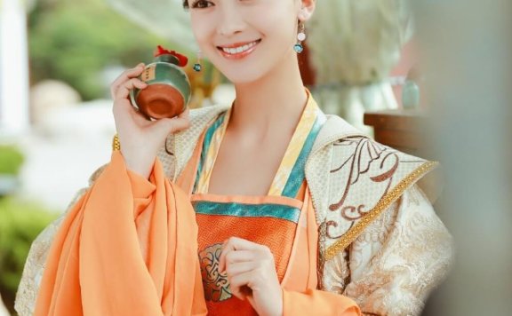 吴谨言精致华贵古装造型惊艳笑容图片