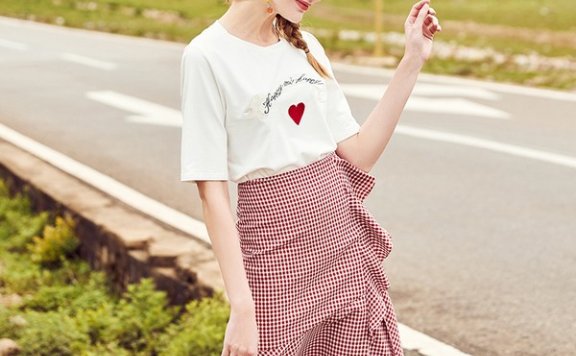 三种方法,让你夏季裙装穿得简单个性还好看