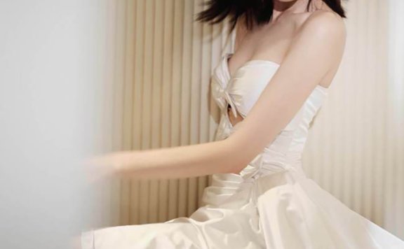 张天爱出席活动镂空裙爆火，身材气质俱佳，红毯女王何时再翻红？