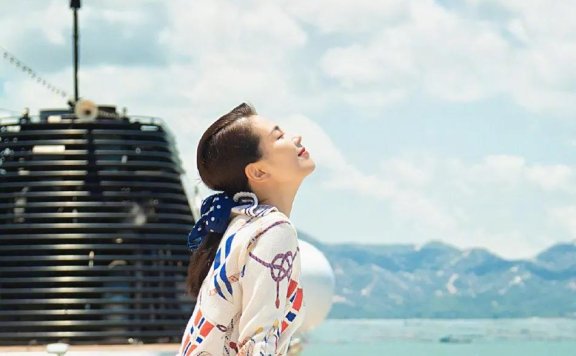 刘涛游轮度假大片太性感!腰细腿长美得让人窒息